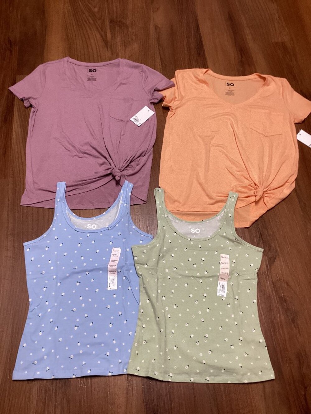 Lot of 4 Kohl's Brand Summer Tops. Size Small.